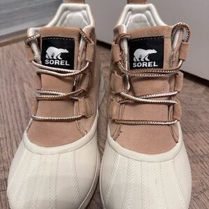 Sorel Beige and White Sneakers